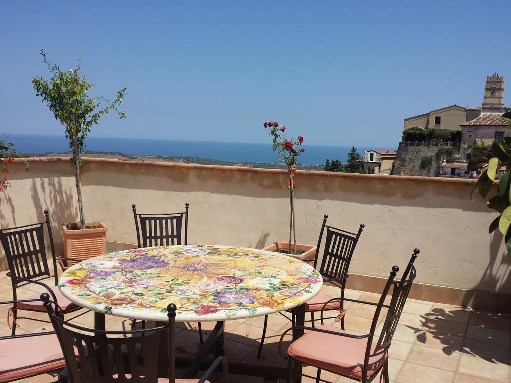 Crosia Palazzo Madeo - Residenza D'Epoca Bed & Breakfast エクステリア 写真