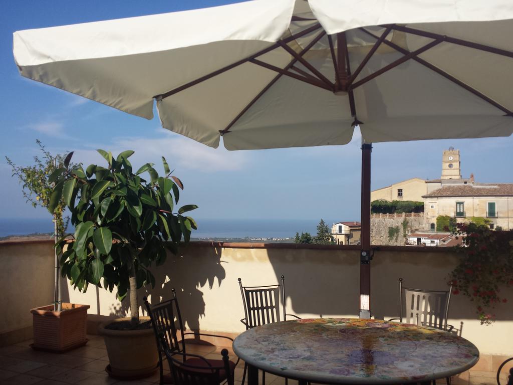 Crosia Palazzo Madeo - Residenza D'Epoca Bed & Breakfast エクステリア 写真