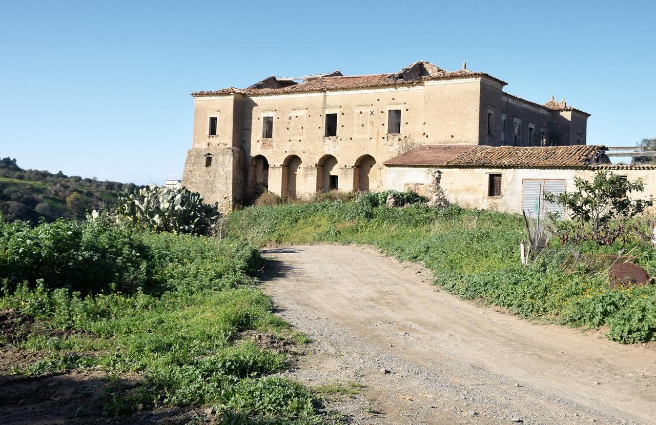 Crosia Palazzo Madeo - Residenza D'Epoca Bed & Breakfast エクステリア 写真